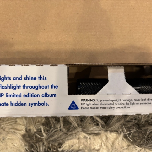 Limited Edition U2:UV Memorabilia Photo Album - Picture 6 of 7